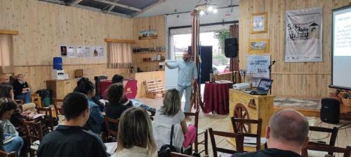 2b87393d-f51b-49e5-b365-9b8ae497ef11